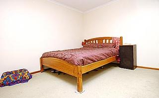 Bedroom (S.C flat) (2004-07-14)