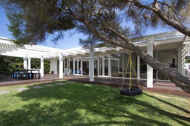 8 Ernest Court, VIC 3944