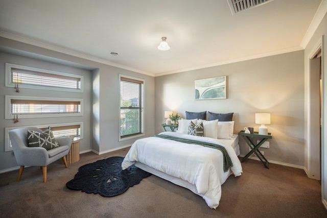 14 Harvard Place, NSW 2640