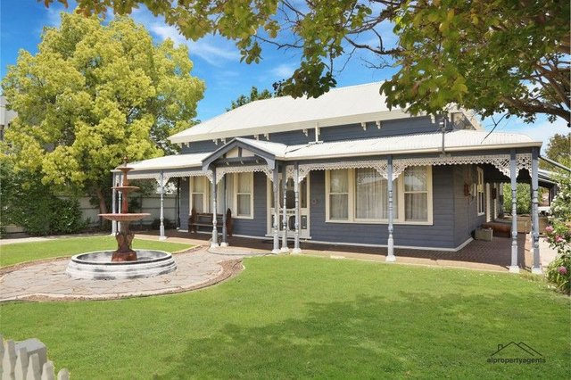 5 Roberts Avenue, VIC 3400