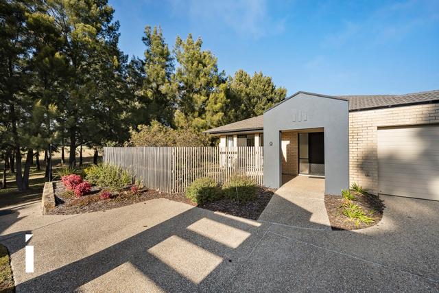 9/121 Streeton Drive, ACT 2611