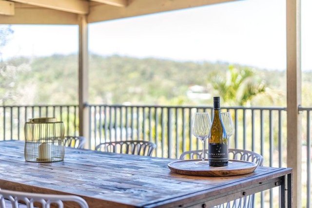 8 Buddy Holly Close, QLD 4214