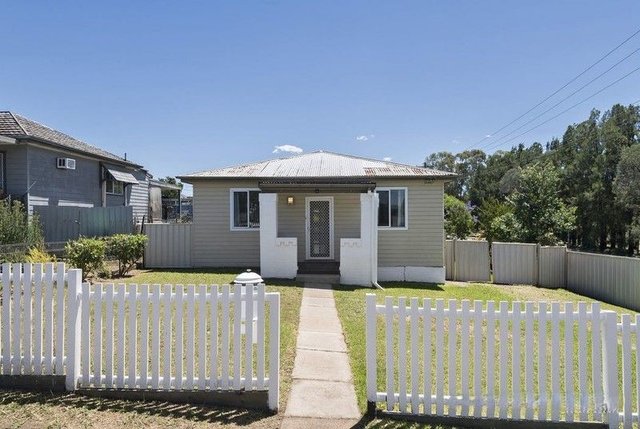 1 Capp St, NSW 2320