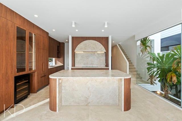 21A Barracuda Court, QLD 4221