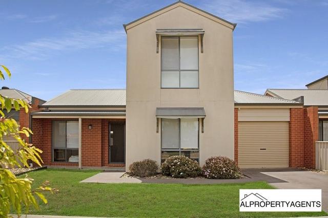 2/9 McTavish Boulevard, VIC 3400