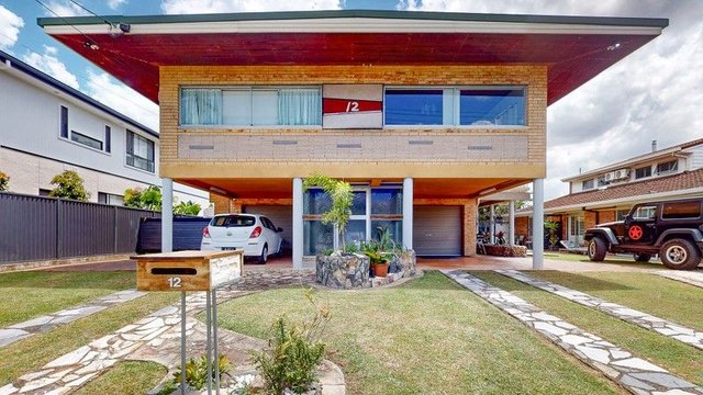 12 Player Street, QLD 4122