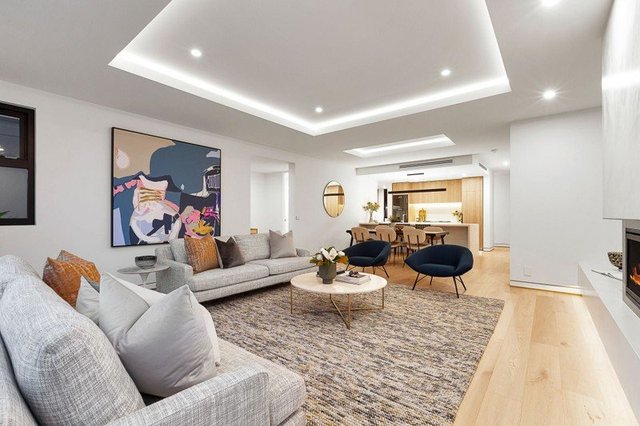 2/4 Well St, VIC 3186