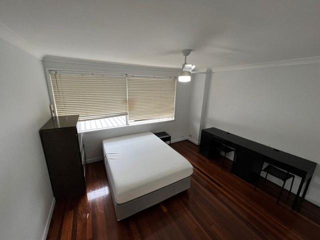 4/739 Logan Road, QLD 4120