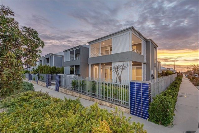 16 Fusus Lane, WA 6036