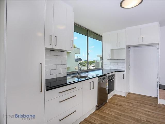 4A/28 Fortescue, QLD 4000