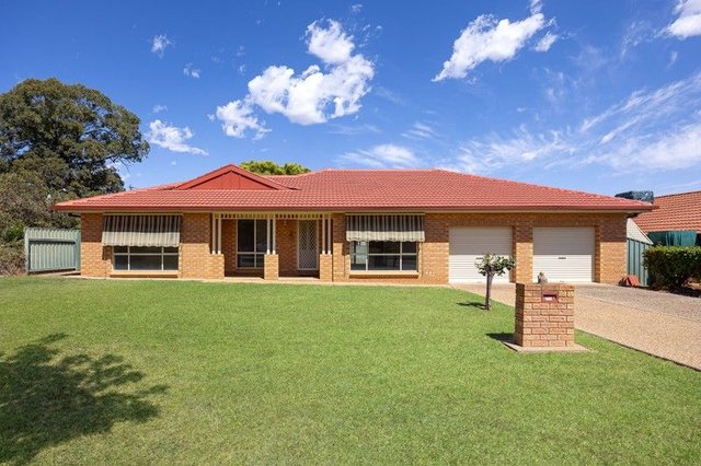 15 Boree Avenue, NSW 2651