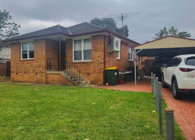 3 Moresby Crescent, NSW 2770