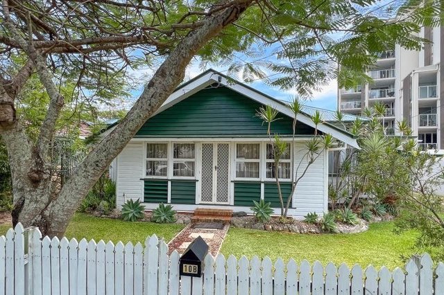 10B Dix Street, QLD 4020