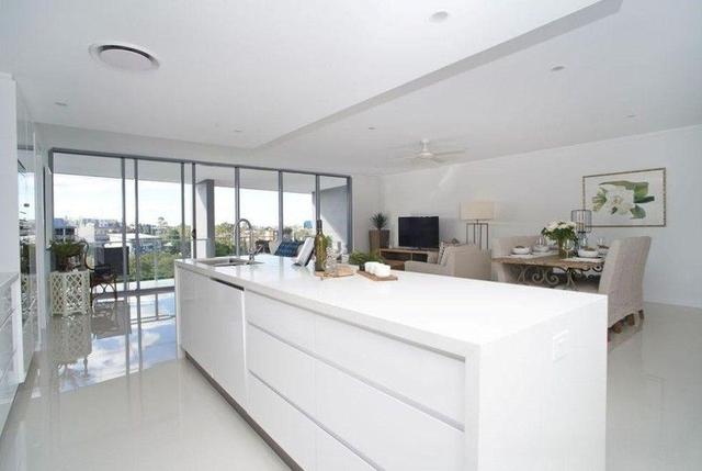 10/16 Kings Road, QLD 4068