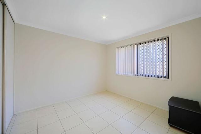 Room 3/3 Pearlshell  Court, QLD 4670