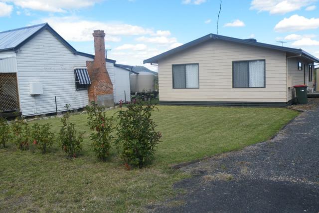 2 Freetrade Street, NSW 2343