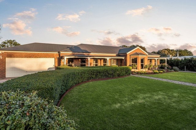 12 Roulston Way, VIC 3756