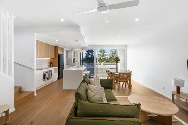 2/6 Beelyu St, QLD 4220
