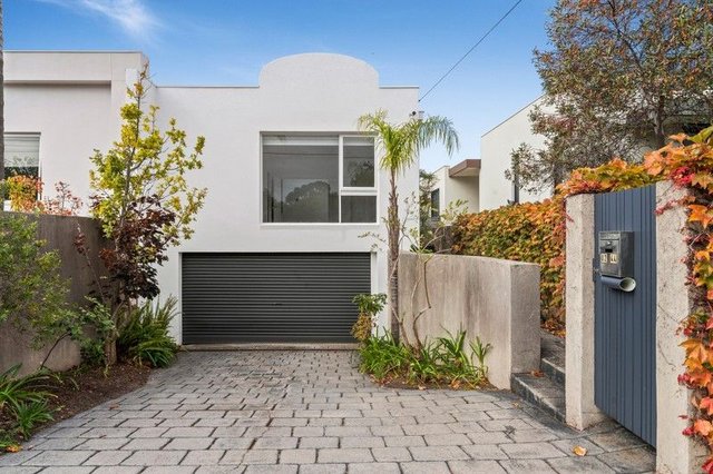 2/44 Asling Street, VIC 3186