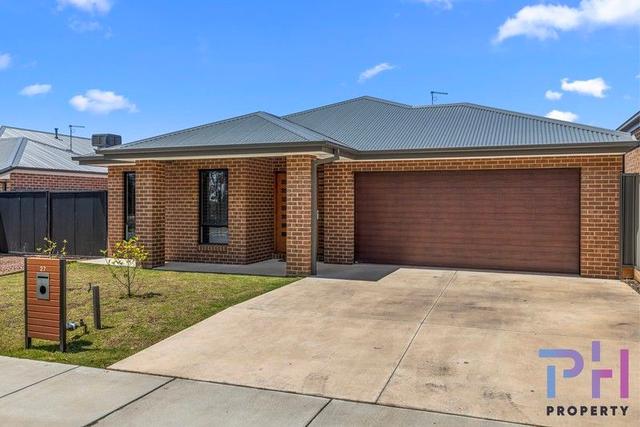 27 Pembroke Drive, VIC 3515