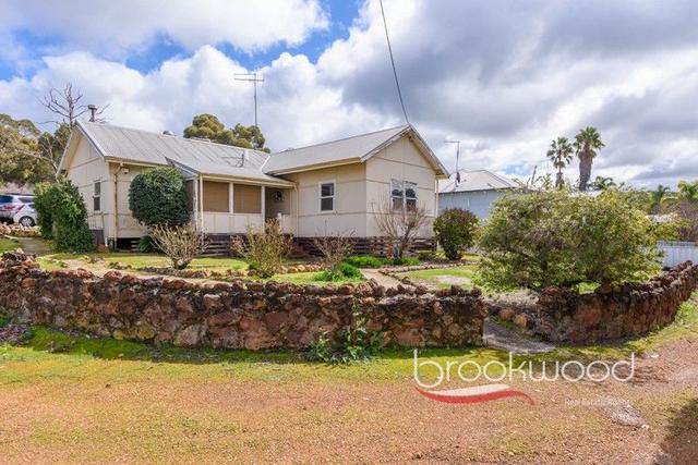 2 Hovea Crescent, WA 6560
