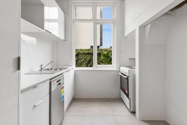2/3 Hartpury Avenue, VIC 3184