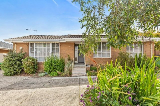 2/121 Locksley Road, VIC 3079