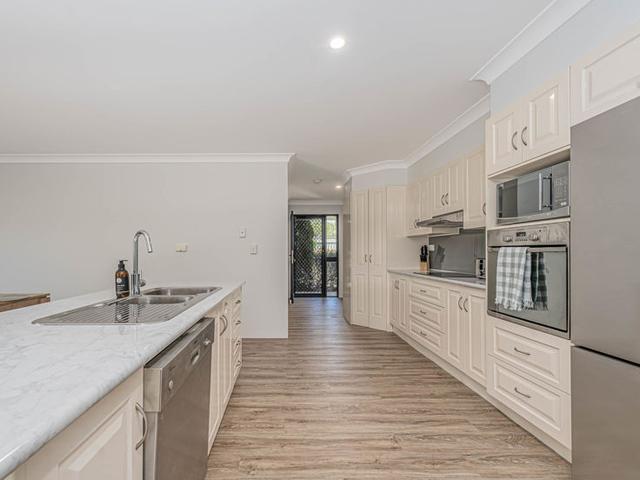 2/6 Grills Place, NSW 2350