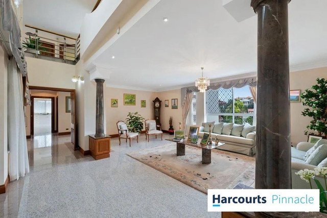 8 Stonebridge Place, QLD 4034