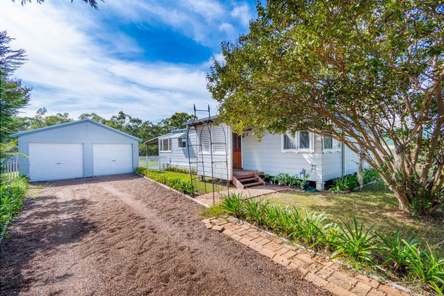 4 Quorrobolong Road, NSW 2325