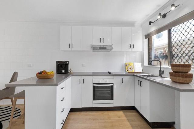 1/4 East Gordon Street, QLD 4740