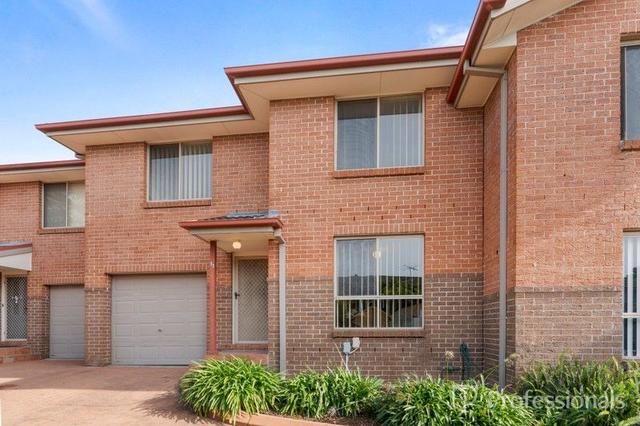 11/14 Pine Road, NSW 2170