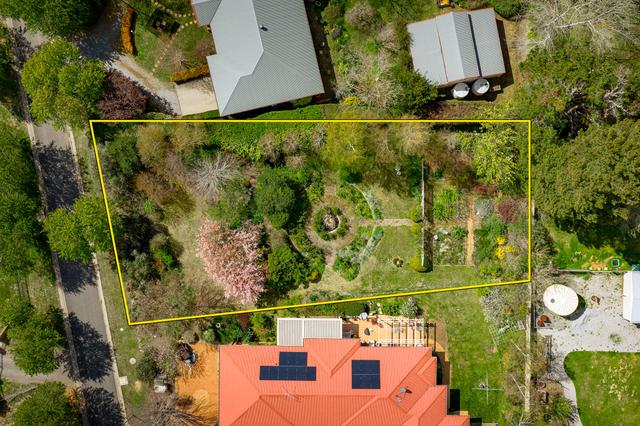 12 Barry Place, NSW 2583