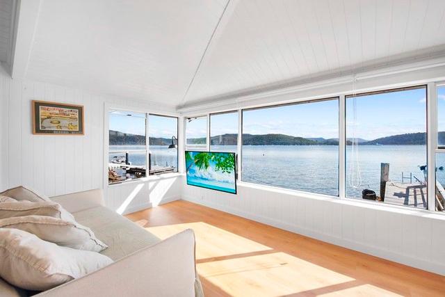 926 Hawkesbury River, NSW 2256