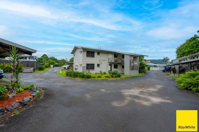 2/64 Pease Street, QLD 4870