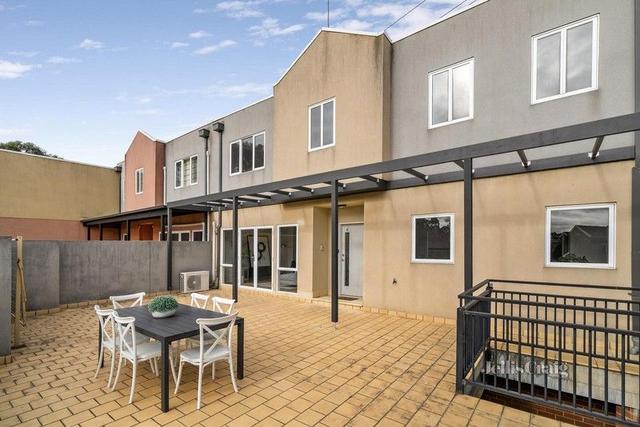4/24 Tulloch Grove, VIC 3150