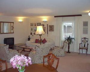 Lounge (2002-05-31)