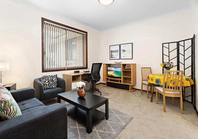 2/11 Gilmore Street, NSW 2500