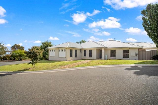 1 Larra Place, NSW 2650