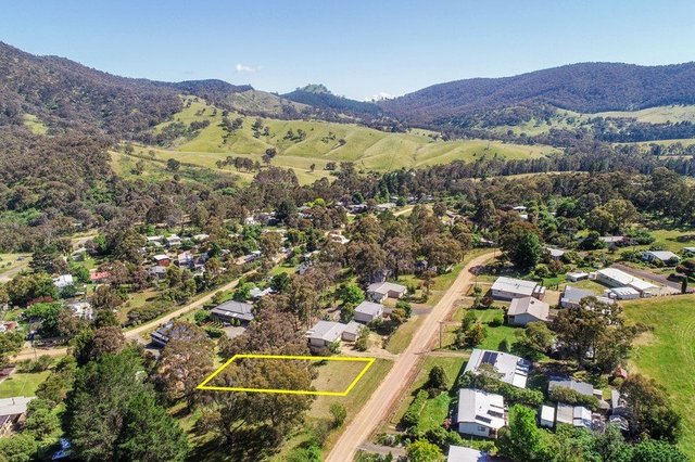 18 Trout Stream Way, VIC 3723