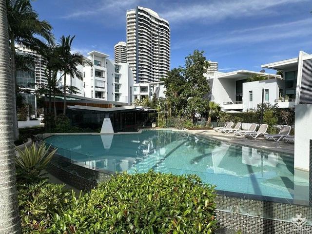 p5/28 Bayview Street, QLD 4216