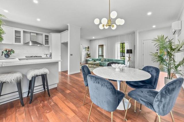 2/62 MacRina Street, VIC 3166