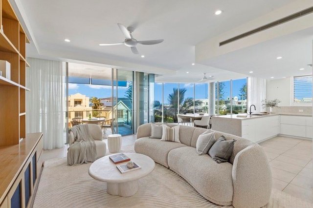 303/252 Hedges Avenue, QLD 4218