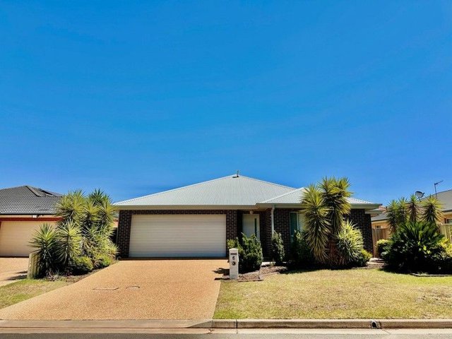 6 Hillam Drive, NSW 2680