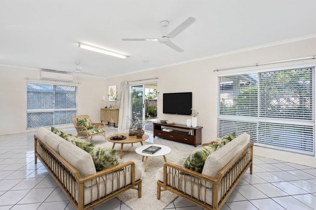 74B English St, QLD 4870
