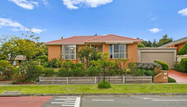 11 Hinrichsen Drive, VIC 3803