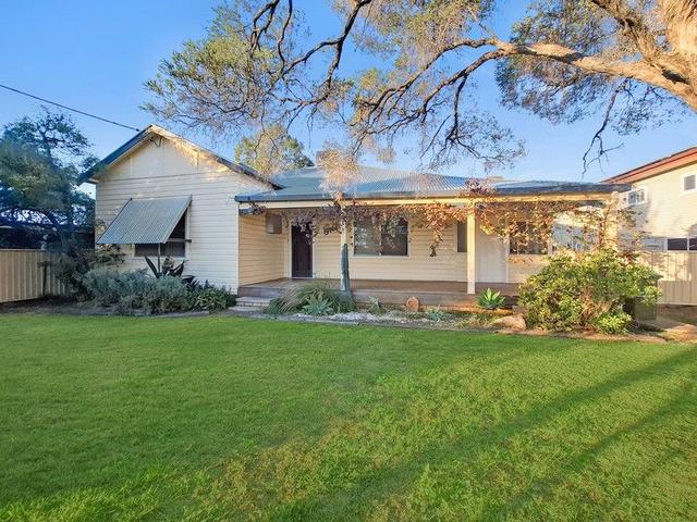 6 Balonne Street, NSW 2390