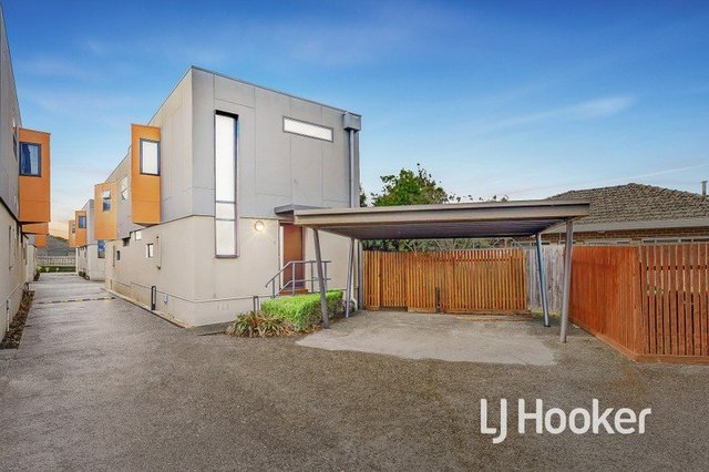 2/27 New Street, VIC 3175
