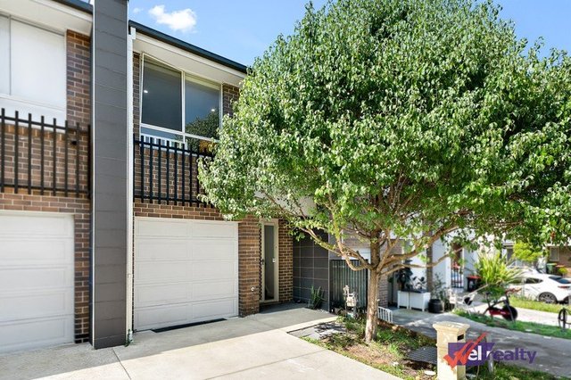 7 Corandirk Ln, NSW 2196