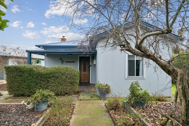 12 Charles Street, NSW 2582